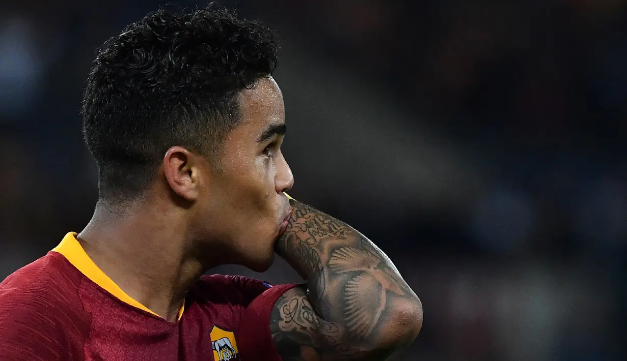 7. Justin Kluivert - Meski belum sebesar nama sang ayah, Patrick Kluivert, perlahan dirinya mulai menunjukan potensi yang besar. Merantau ke AS Roma, pemuda 20 tahun itu langsung mendapatkan tempat utama pada musim pertama. (AFP/Vicenzo Pinto)