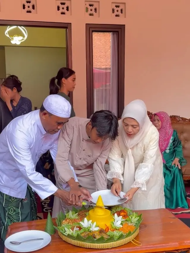 Fajar Sadboy syukuran rumah baru - instagram.com/fajjarsadboy