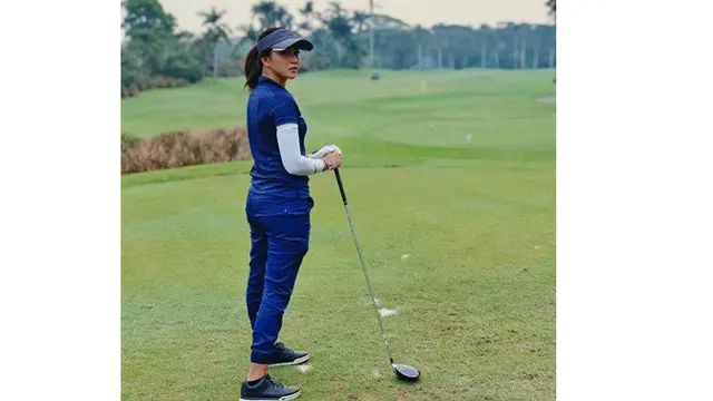 7 Gaya Sporty Dita Fakhrana, Presenter Cantik yang Tengah Naik Daun