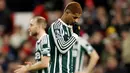 Pemain Manchester United, Marcus Rashford, tertunduk lesu setelah ditaklukkan Nottingham Forest pada laga pekan ke-20 Premier League 2023/2024, Minggu (31/12/2023) dini hari WIB. (AFP/Darren Staples)