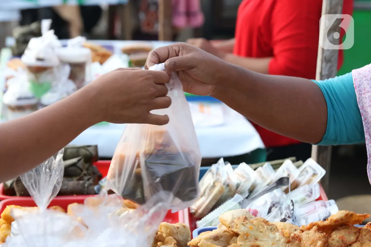 Imbas Covid-19 dan PSBB, Pasar Takjil Jalan Panjang Sepi