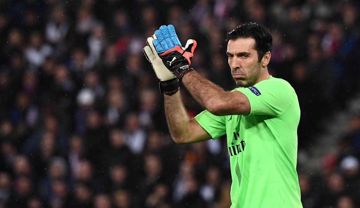 9. Gianluigi Buffon (PSG) - Overall 86 (AFP/Anne-Christine Poujoulat)