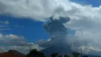 Gunung Sinabung di Kabupaten Karo, Sumut, kembali erupsi (PVMBG-BG-KESDM)
