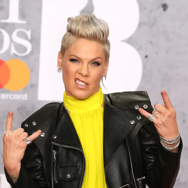 Tim Atlet Handball Norwegia Didenda Karena Aturan Seksis Penyanyi Pink Rela Bayar Lunas Update Fimela Com