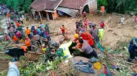 Longsor di Banyumas, Jawa Tengah menyebabkan lima korban jiwa. (Foto: Liputan6.com/Basarnas)