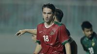 Bek Timnas Indonesia, Gavin Kwan, saat melawan Thailand pada laga persahabatan di Stadion Pakansari, Bogor, Minggu, (03/6/2018). Indonesia bermain imbang 0-0 dengan Thailand. (Bola.com/M Iqbal Ichsan)