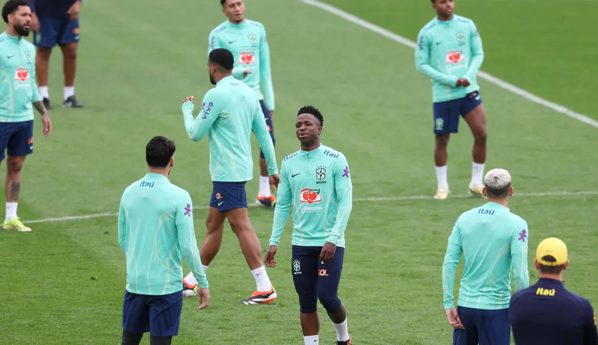 Spanyol mengadakan pertandingan persahabatan melawan Brasil di Santiago Bernabeu. (Pierre-Philippe MARCOU/AFP)