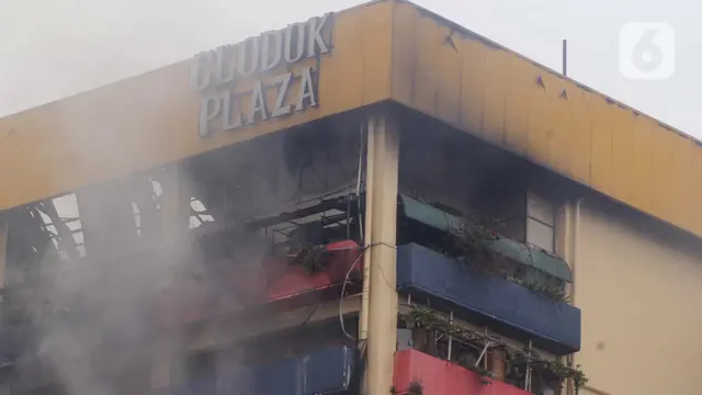 12 Jam Terbakar, Pemadaman Glodok Plaza Masuk Tahap Pendinginan