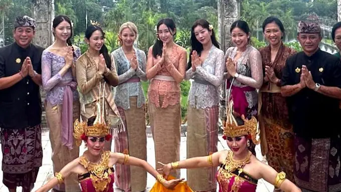 6 Gaya Hyoyeon SNSD hingga Dita Karang SECRET NUMBER Syuting di Pulau Dewata, Tampil Menawan Berkebaya Bali