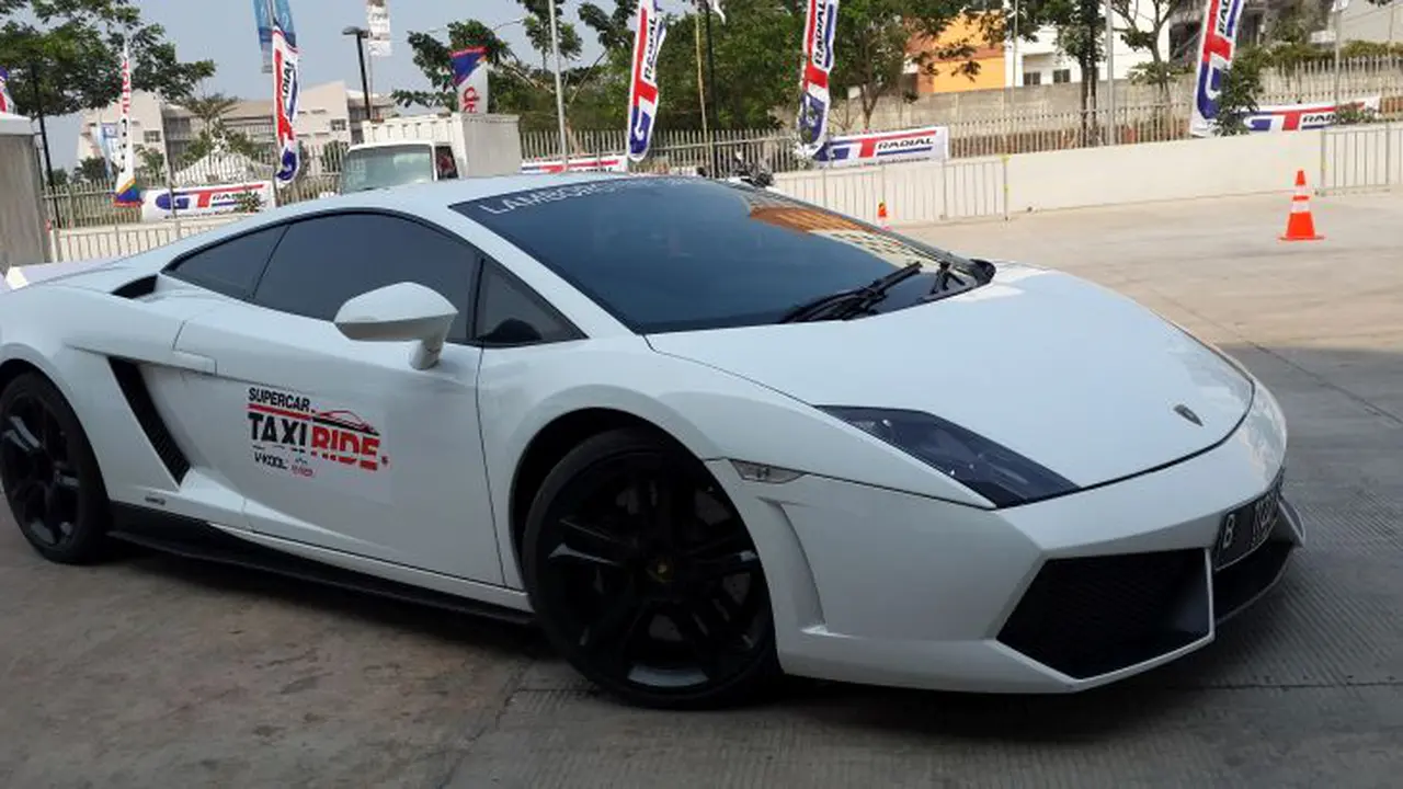 Tips Mudah Kendarai Supercar