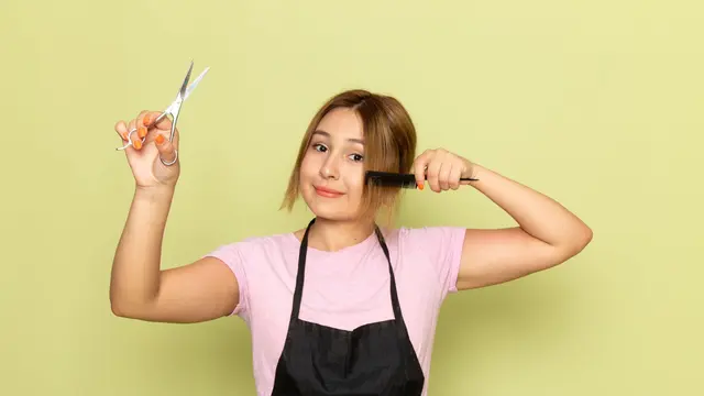 Potong Rambut Saat Stres, Apa Benar Ada Hubungannya dengan Kesehatan Mental? (photo by freepik.com)