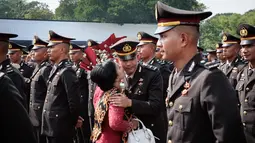 2.000 orang calon perwira remaja (Capaja) dilantik sebagai perwira Tentara Nasional Indonesia (TNI) dan Kepolisian Negara Republik Indonesia (Polri) oleh Presiden Prabowo Subianto di Istana Kepresidenan, Jakarta pada Rabu 23 Juli 2025. (YASUYOSHI CHIBA/AFP)