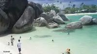 Pesona Keindahan `Pulau Laskar Pelangi`
