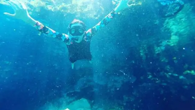 [Bintang] Makan Hewan Laut yang Dilindungi, Para Petualang Cantik Dikecam Netizen