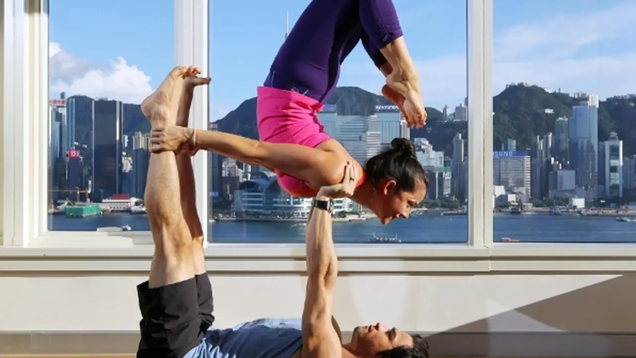 Acroyoga, Olahraga yang Bisa Rekatkan Hubungan