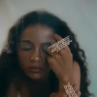 Tulola merilis koleksi perhiasan terbaru mereka yang diberi tajuk Perjalanan Kenangan, terinspirasi dari kilas balik 11 tahun kisah mereka berkarya. Sumber foto: Document/Tulola.