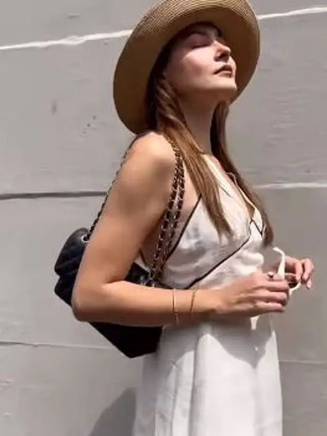 Dewi Rezer masih terlihat awet muda (Instagram/rezerdewi)