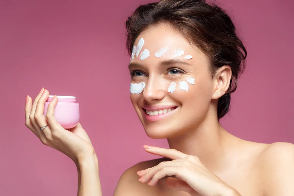 7 Produk Perawatan Wajah Malam Hari untuk Kulit Cerah di Pagi Hari / Image: Shutterstock