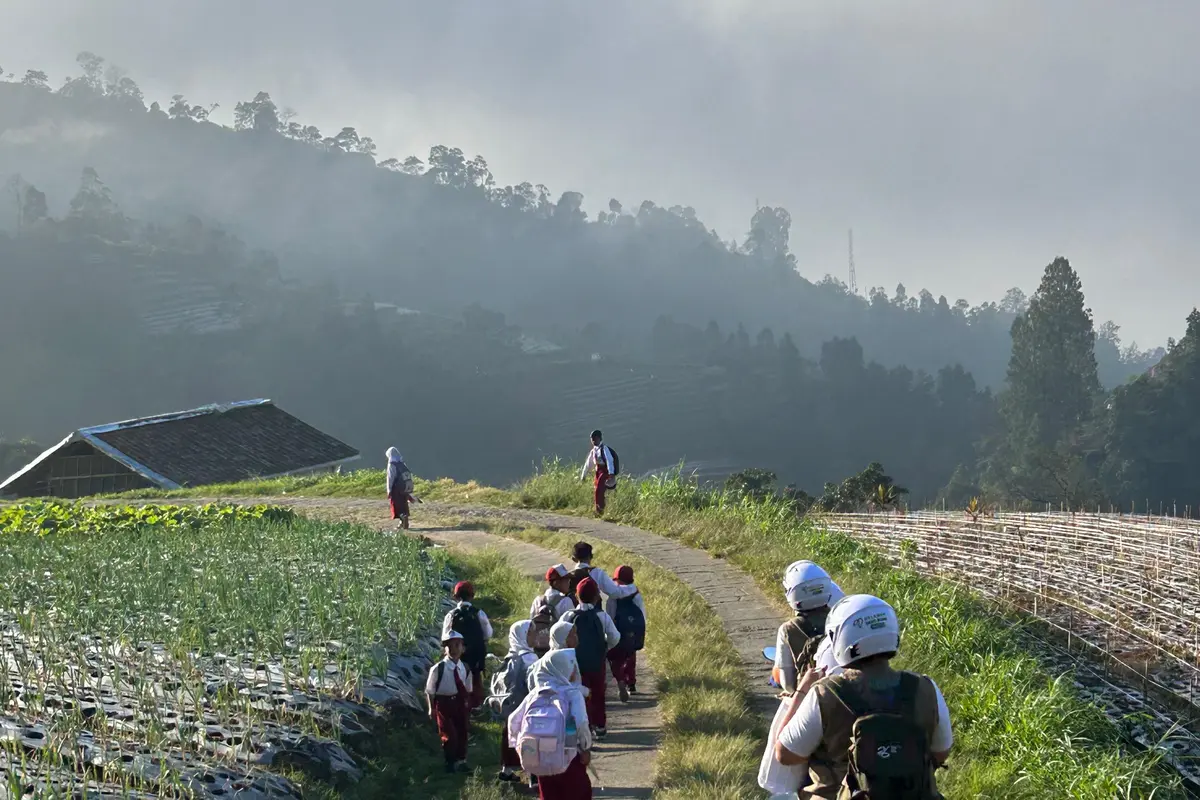 Desa Butuh, yang terletak di lereng Gunung Sumbing, Kabupaten Magelang, dikenal dengan julukan "Nepal Van Java" karena suasana alamnya yang mirip dengan Nepal.