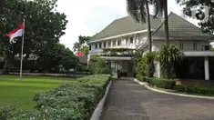 Suasana Rumah Dinas Gubernur DKI Jakarta di kawasan Taman Suropati, Jakarta, Senin (7/10/2019). Rumah Dinas Gubernur DKI Jakarta  direncanakan akan direhabilitasi lagi dengan usul anggaran sebesar Rp 2,42 miliar. (Liputan6.com/Herman Zakharia)