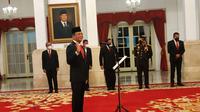 Presiden Joko Widodo atau Jokowi menyaksikan pengucapan sumpah jabatan Johanis Tanak menjadi Wakil Ketua Komisi Pemberantasan Korupsi (KPK) sisa masa jabatan 2019-2023 di Istana Negara Jakarta, Jumat (28/10/2022).