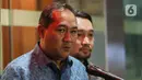 Sesaat sebelum meninggalkan kawasan markas Kejagung, Lutfi memberikan keterangan kepada wartawan yang menunggu di luar kantor jaksa itu. (Liputan6.com/Faizal Fanani)