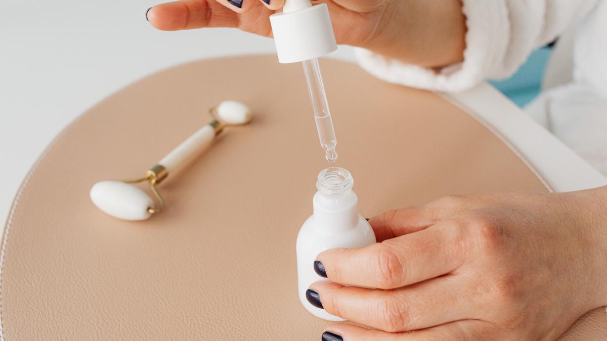 Apakah Serum Dapat Mencerahkan Wajah? Begini Cara Memilih Produk yang Tepat