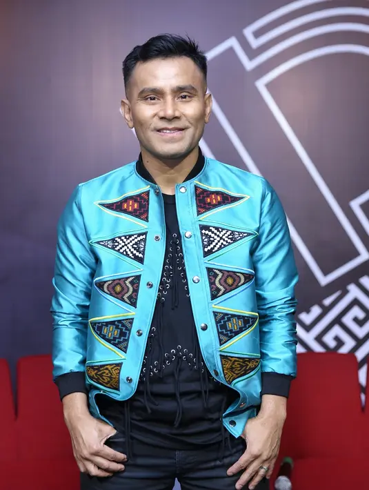 Menurutnya ide bisnis ini juga berangkat dari ketidakpuasannya akan pakaian jadi yang dibeli di mall maupun tempat lainnya. Judika merasa ukuran pakaian yang ia beli tidak sesuai dengan tubuhnya. (Nurwahyunan/Bintang.com)