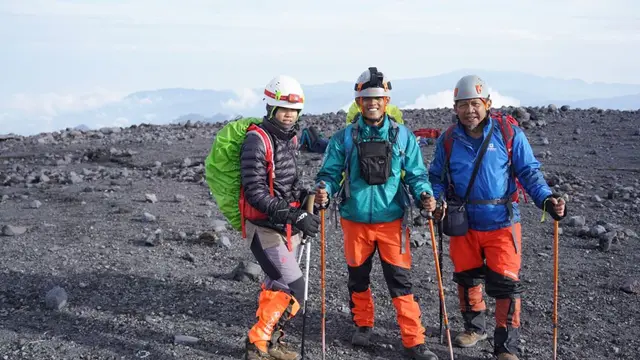 7 Summits Indonesia in 100 Days