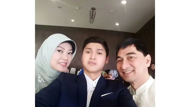 6 Momen Kebersamaan Dimyati dan Rizki Natakusumah, Ayah dan Anak Jadi Anggota DPR RI