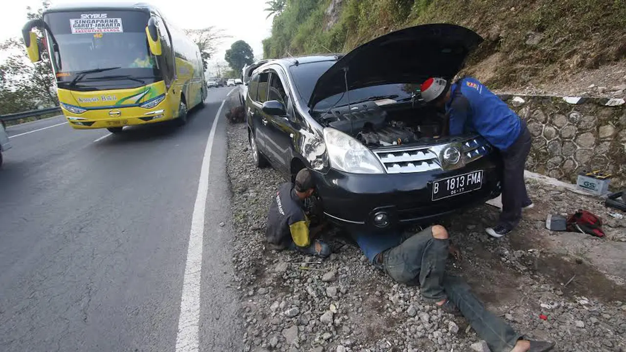Montir di jalur mudik
