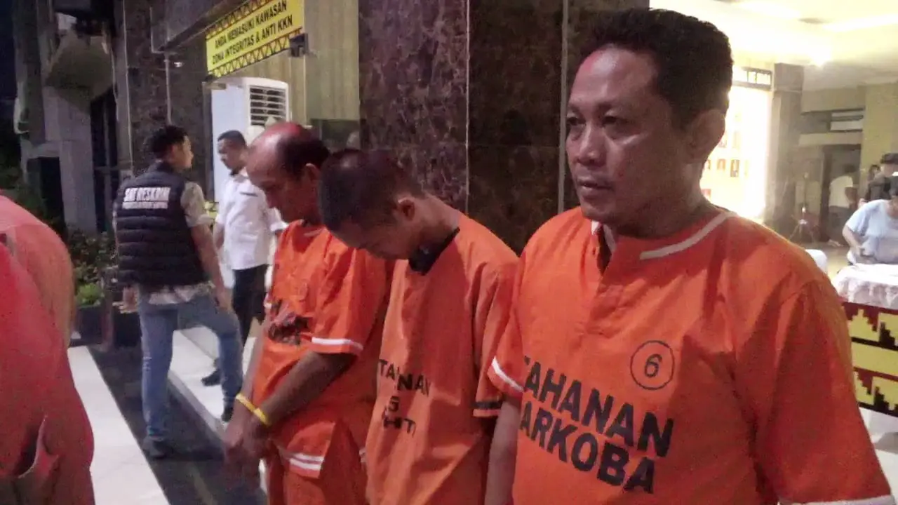 Pecatan polisi di Lampung diringkus polisi karena jadi pengedar sabu.