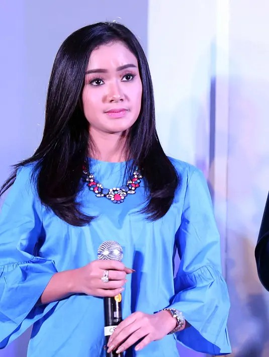 Cita Citata berduet dengan penyanyi yang telah malang melintang dalam dunia musik Tanah Air, seperti Iwan Fals, Ariel NOAH, Rossa, Raisa, Afgan, Isyana Sarasvati dan masih banyak lagi. (Nurwahyunan/Bintang.com)