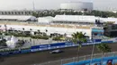 <p>Pebalap Mercedes EQ Formula E Team, Nyck De Vries saat prepractice satu pada ajang Formula E di Jakarta International e-Prix Circuit (Jakarta E-Prix), Ancol pada Sabtu (4/6/2022). (Bola.com/M Iqbal Ichsan)</p>