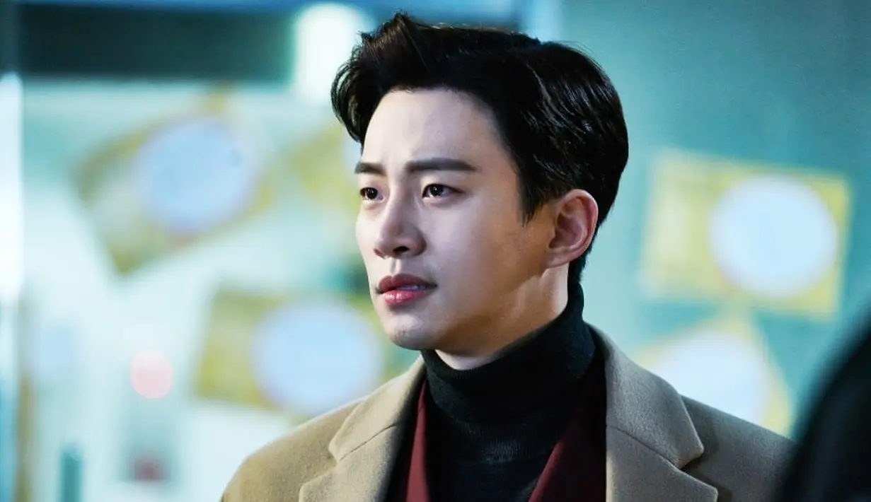 Dan belakangan ini, pikiran Junho lambat laun berubah. Ia ingin segera bertemu dengan wanita yang membuatnya nyaman untuk dijadikan pasangan hidup. (Foto: soompi.com)