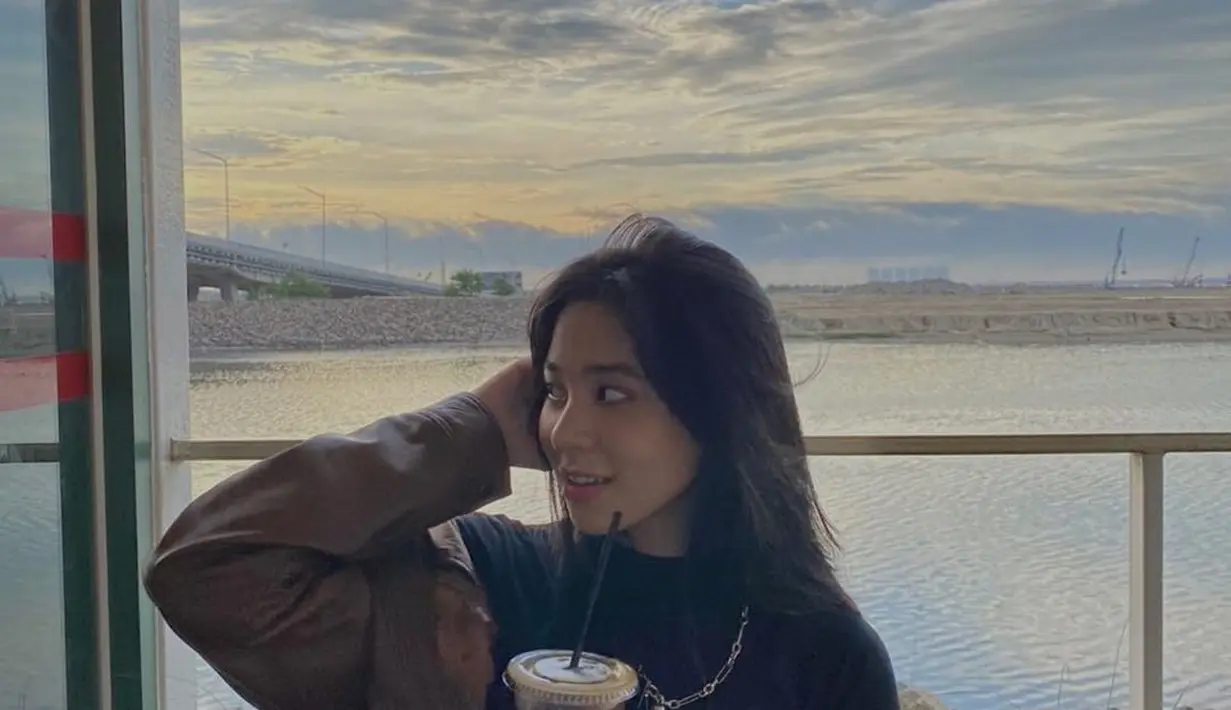 Memiliki wajah yang begitu cantik tak heran jika Zee JKT48 memiliki banyak penggemar. (FOTO: instagram.com/jkt48.zee)