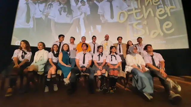 [Fimela] Gala Premier Film The Other Side