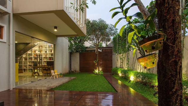 8 Inspirasi Menata Halaman Belakang Rumah agar Penghuni ...