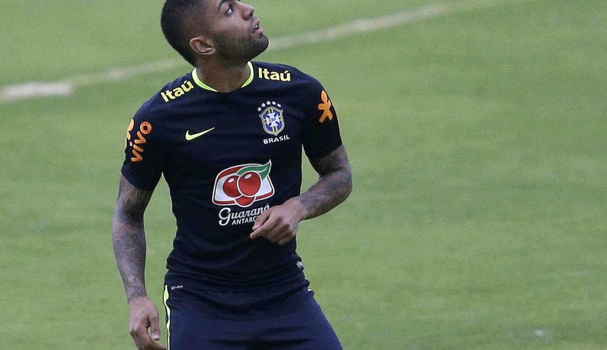 7. Gabriel Barbosa, mulai dari Manchester United hingga Leicester City ingin mendatangkan wonderkid Brasil ini. Tetapi dirinya membuat keputusan mengejutkan dengan memilih Inter Milan sebagai klub barunya. (AP/Dolores Ochoa)