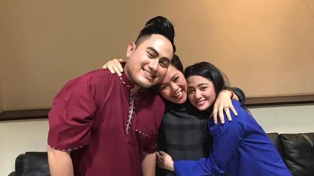 [Bintang] Nassar dan Dewi Perssik