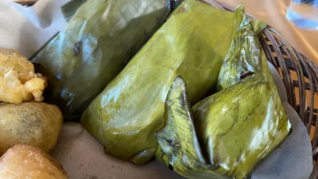 Kudapan tradisional Banyuwangi Sumping yang selalu ada dalam tradisi mencak sumping di Dusun Mandaluko Banyuwangi (Istimewa)