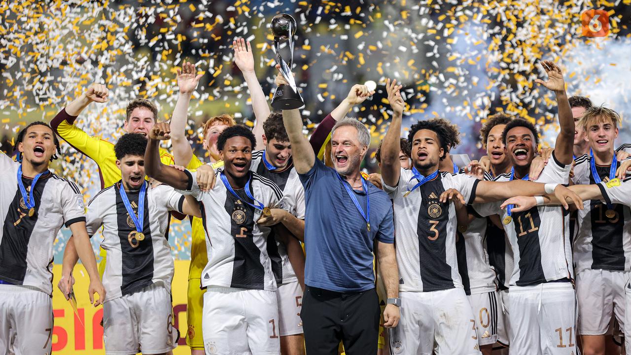 Foto: Momen Euforia Perayaan Gelar Pertama Timnas Jerman di Piala Dunia U-17, Stadion Manahan Jadi Saksi