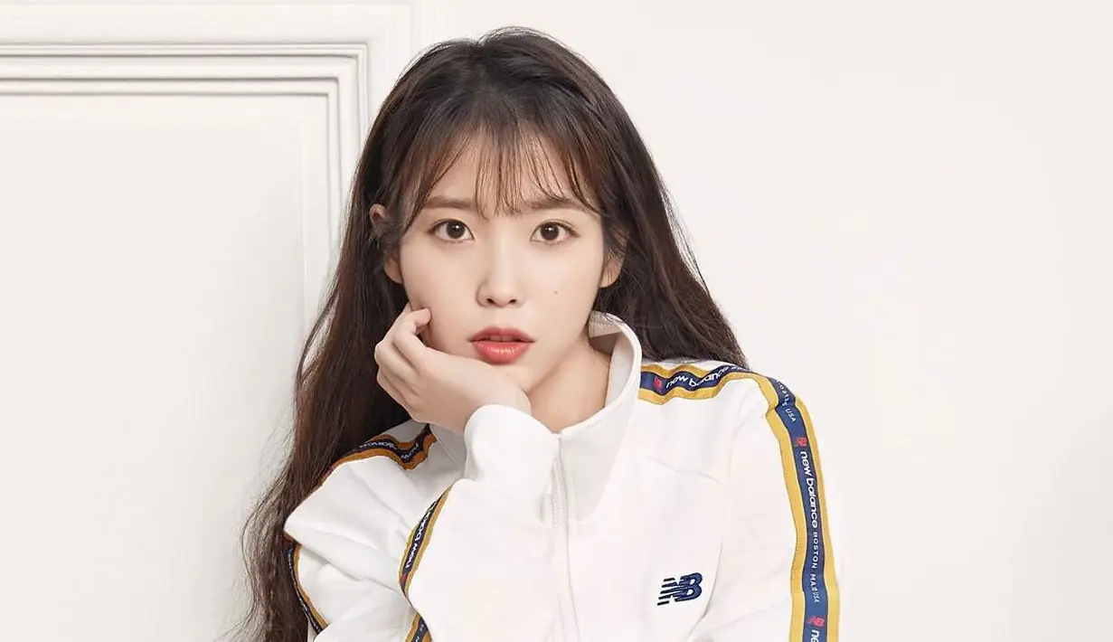 IU merupakan salah satu artis papan atas Korea Selatan. Hidungnya yang mungil membuat artis kelahiran 16 Mei 1993 ini semakin terlihat imut. (Foto: soompi.com)