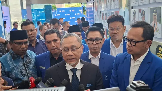 Ketua Umum PAN Zulkifli Hasan saat menghadiri halalbihalal di Gedung DPP PAN, Ragunan, Jakarta Selatan, pada Minggu (20/4/2025).