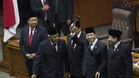 Setya Novanto mengangkat palu pimpinan DPR (Antara/Rosa Panggabean)