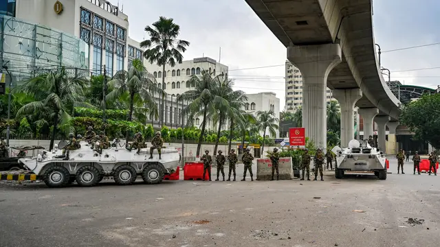 Tentara Bangladesh Bersiaga Terapkan Jam Malam