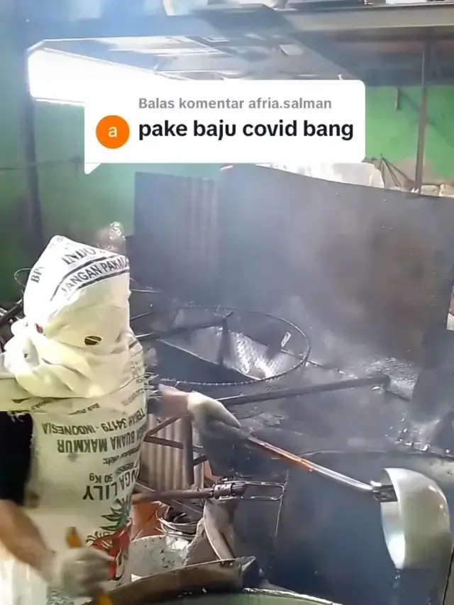 Outfit Nyeleneh Tukang Goreng Kerupuk