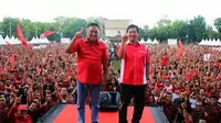 Pasangan calon Gubernur dan Wakil Gubernur Sulawesi Utara Olly Dondokambey-Steven Kandouw dalam kampanye terakhir di Kota Manado, Sabtu (5/12/2015).