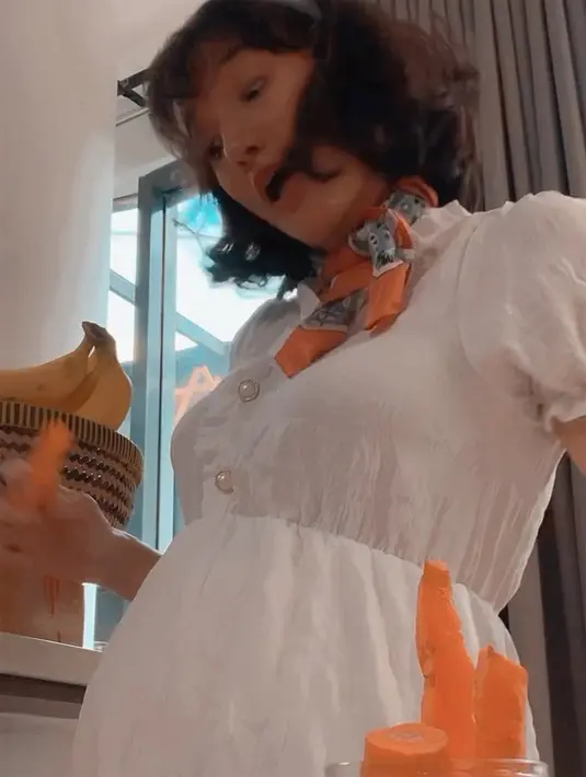 Baby Bump Nadine Chandrawinata (Instagram/nadinelist)