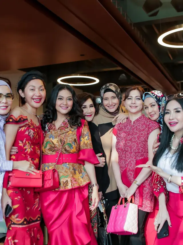 Bella Saphira gelar perayaan ultah dihadiri artis era 1990-an (Foto Instagram dinalorenza1975)